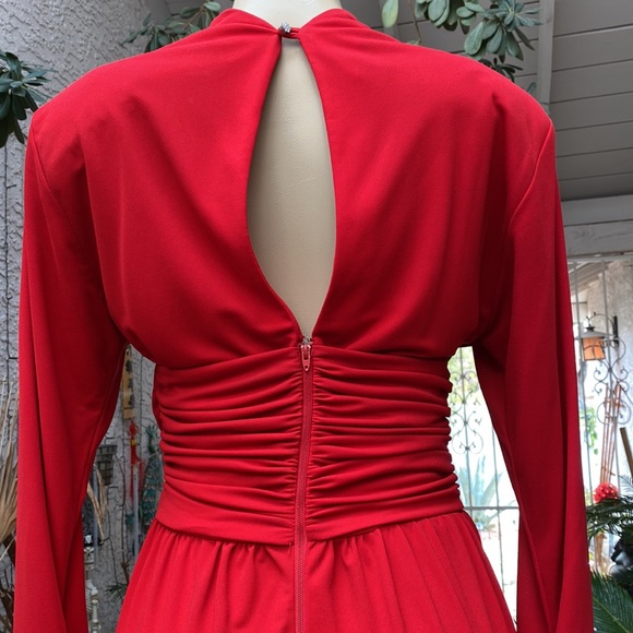 ♦️❤️♦️KAREN OKADA FOR DAVID HOWARD VINTAGE RED STIRRUPS JEWELED JUMPSUIT♦️❤️♦️ - Picture 6 of 9